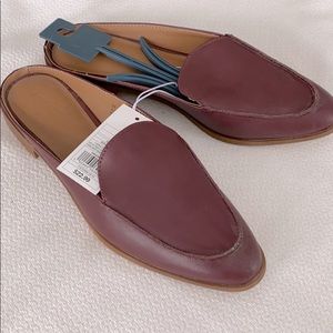 NWT Universal Thread Burgundy Mules 9.5